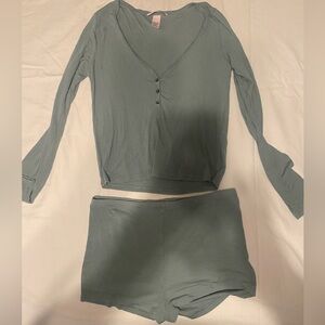 Victoria Secret Pajama Set - Medium - Light Green